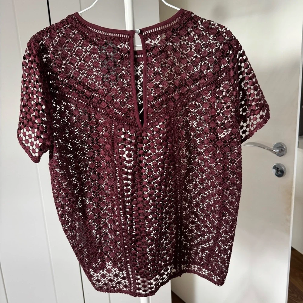 Abercrombie & Fitch Crochet Short Sleeve Blouse in Size Medium New With Tags - Picture 3 of 9
